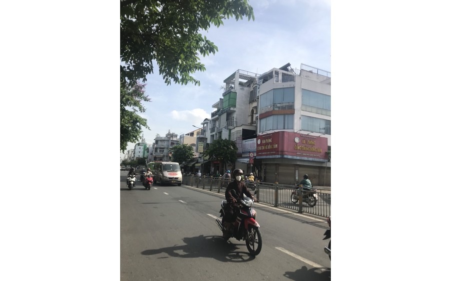 Bán BUILDING MẶT TIỀN KD đường Cách Mạng Tháng Tám,Q.3,DT:11mx15m,KC:HẦM,9 lầu,THANG MÁY,Giá:61,5 tỷ